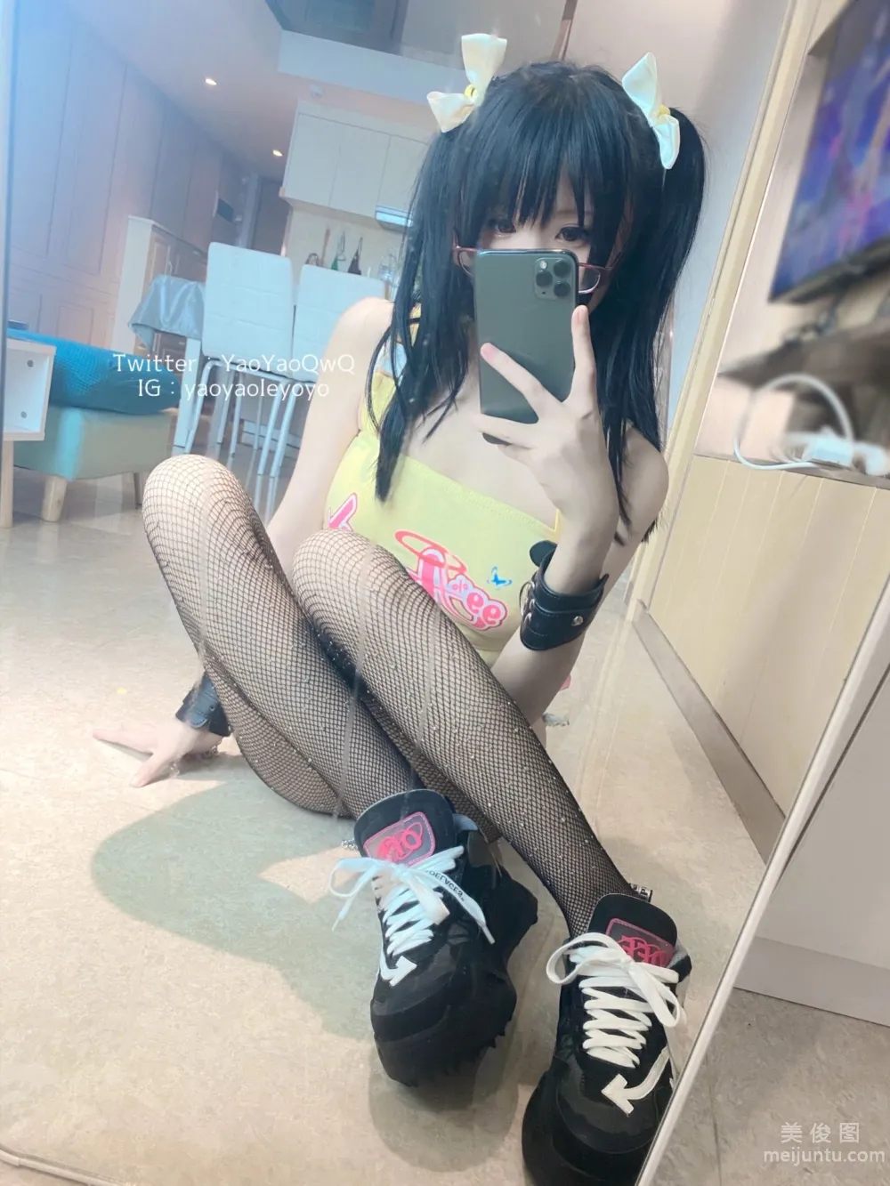 [網紅COSER寫真] 搖搖樂yoyo fantia まず自分撮りを見る…… 25