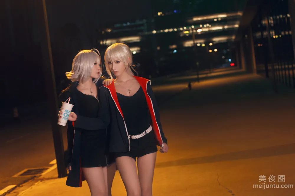 [網紅COSER寫真] 半半子&amp;索索sophia - 黑貞2 1
