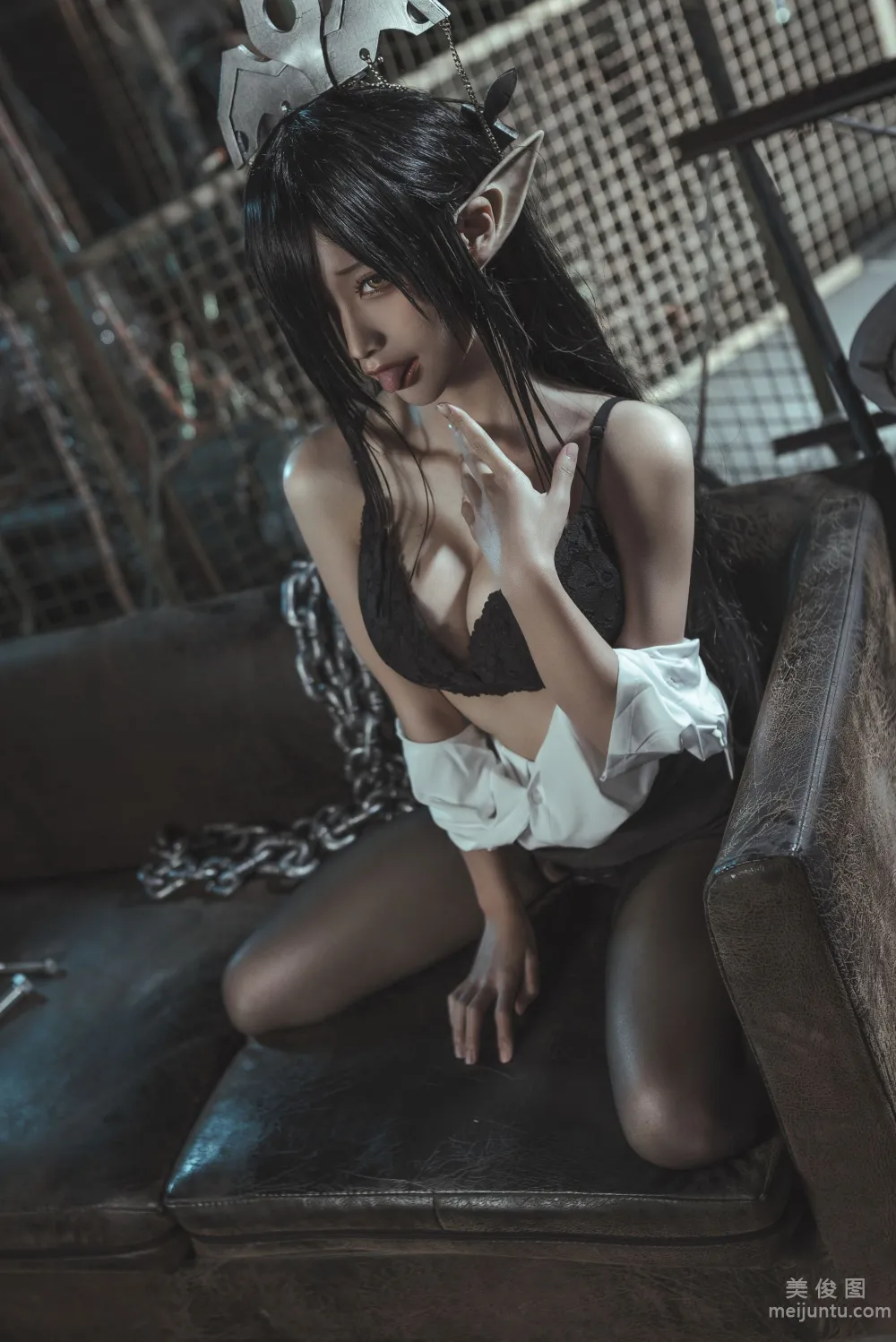 [網紅COSER寫真] 蠢沫沫 - 黑獸女王 OL制服 套圖 18