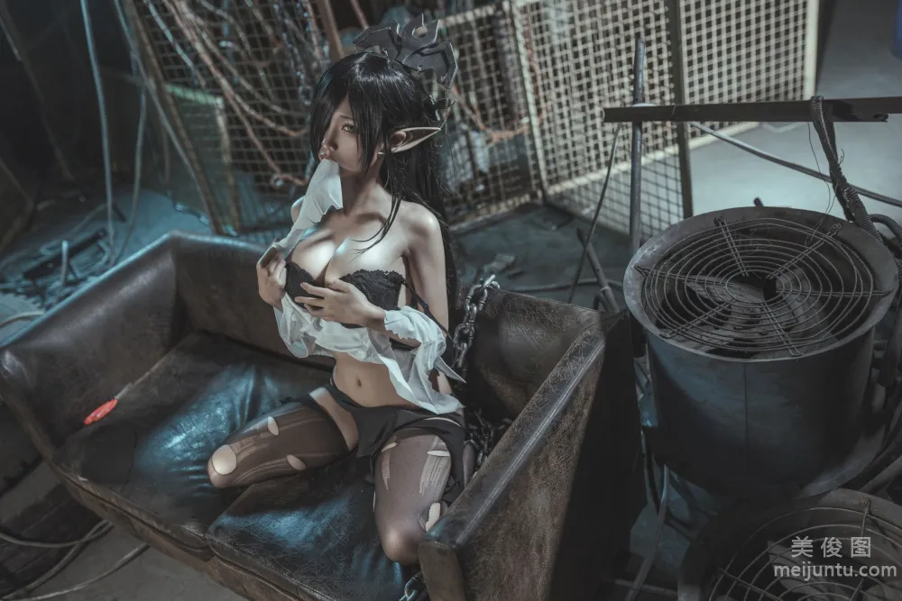 [網紅COSER寫真] 蠢沫沫 - 黑獸女王 OL制服 套圖 54