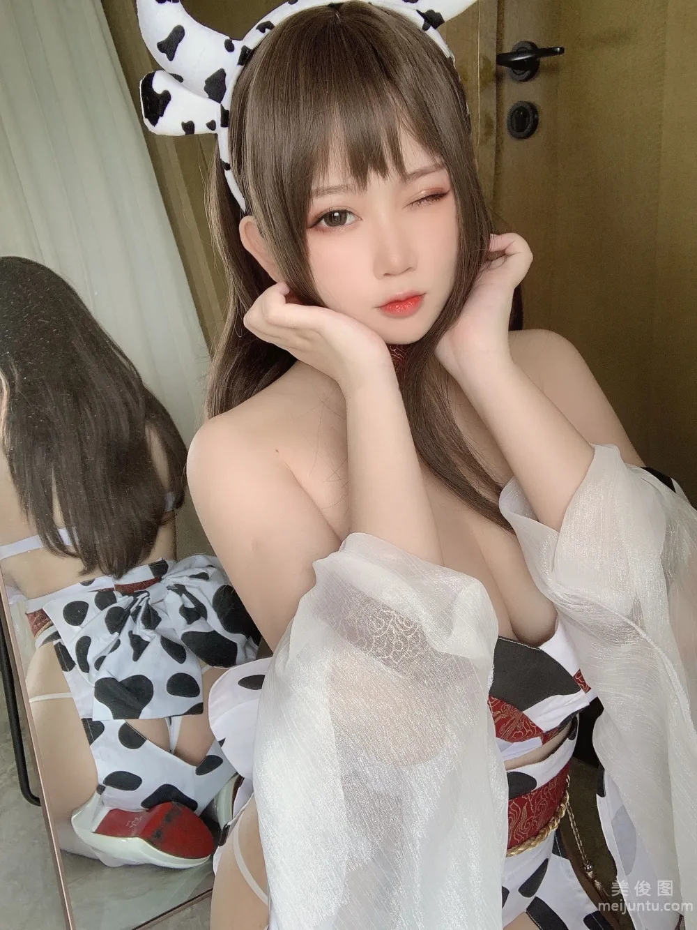 [網紅COSER寫真] 是依醬呀 - 牛牛和服 9