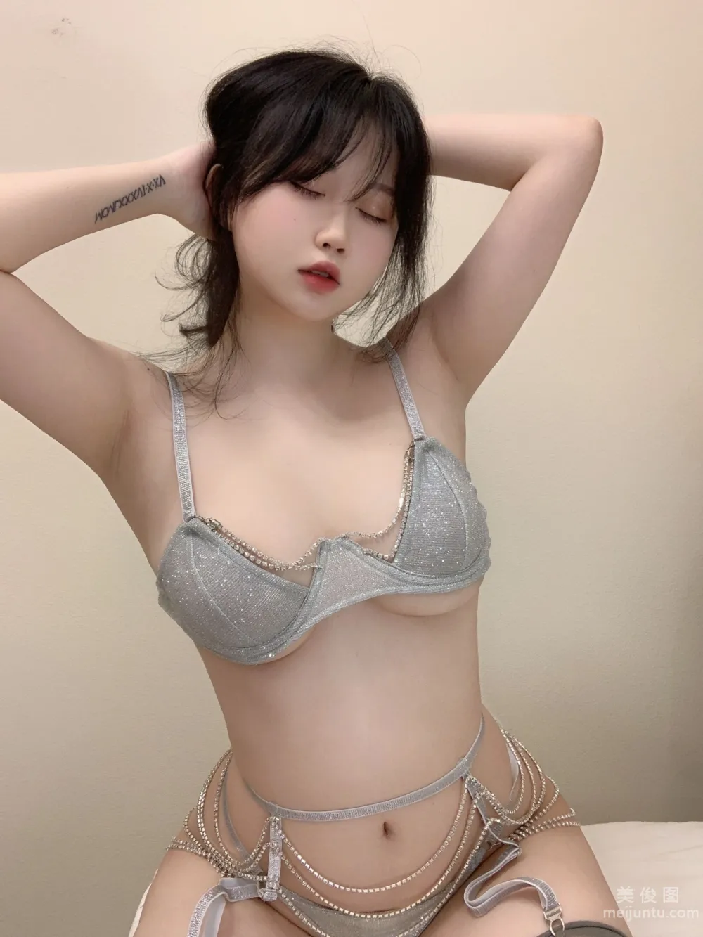 [網紅COSER寫真] 蜜桃少女是依醬呀 - 璀璨 12