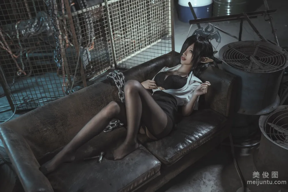 [網紅COSER寫真] 蠢沫沫 - 黑獸女王 OL制服 套圖 9