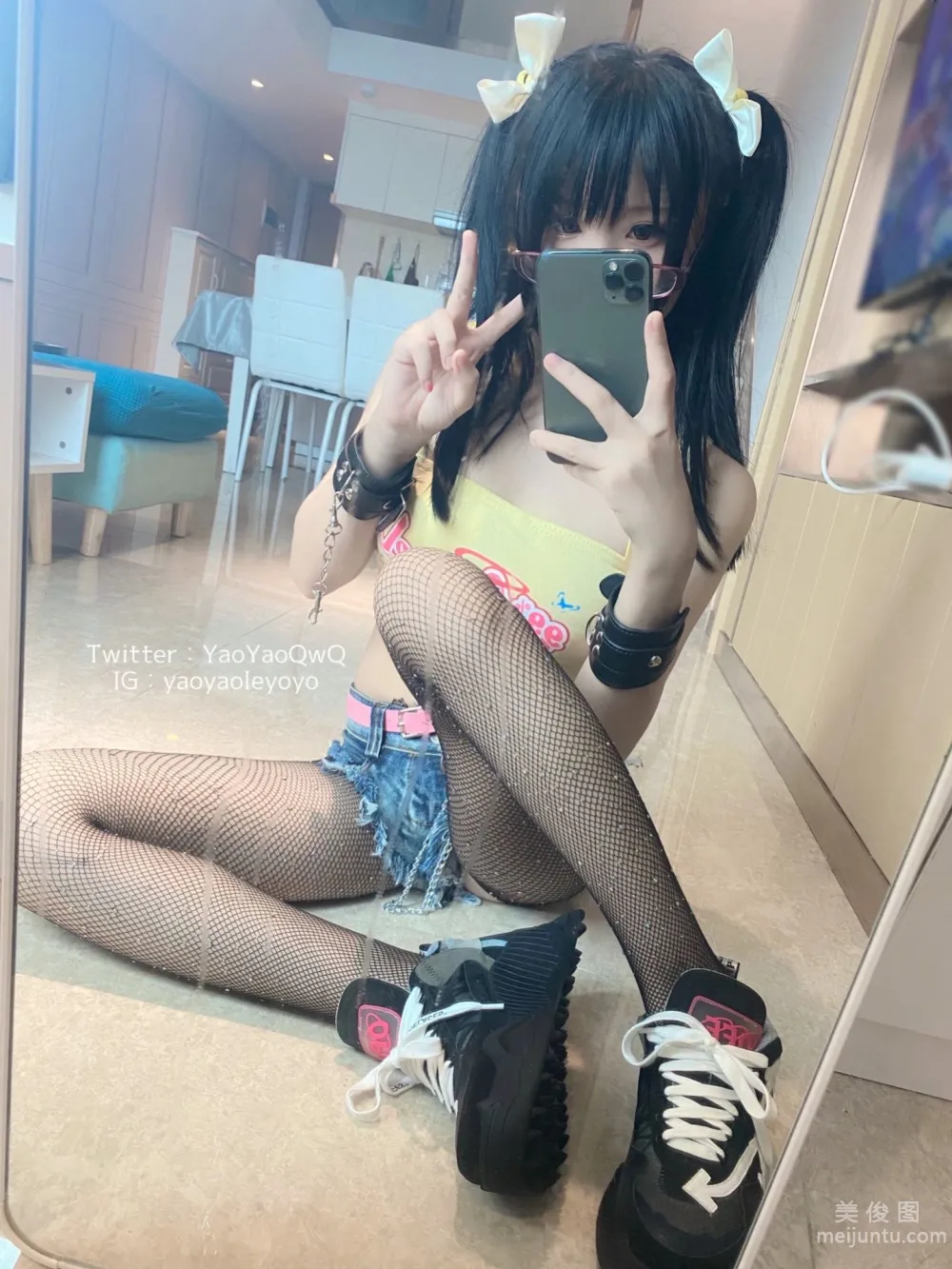 [網紅COSER寫真] 搖搖樂yoyo fantia まず自分撮りを見る…… 5