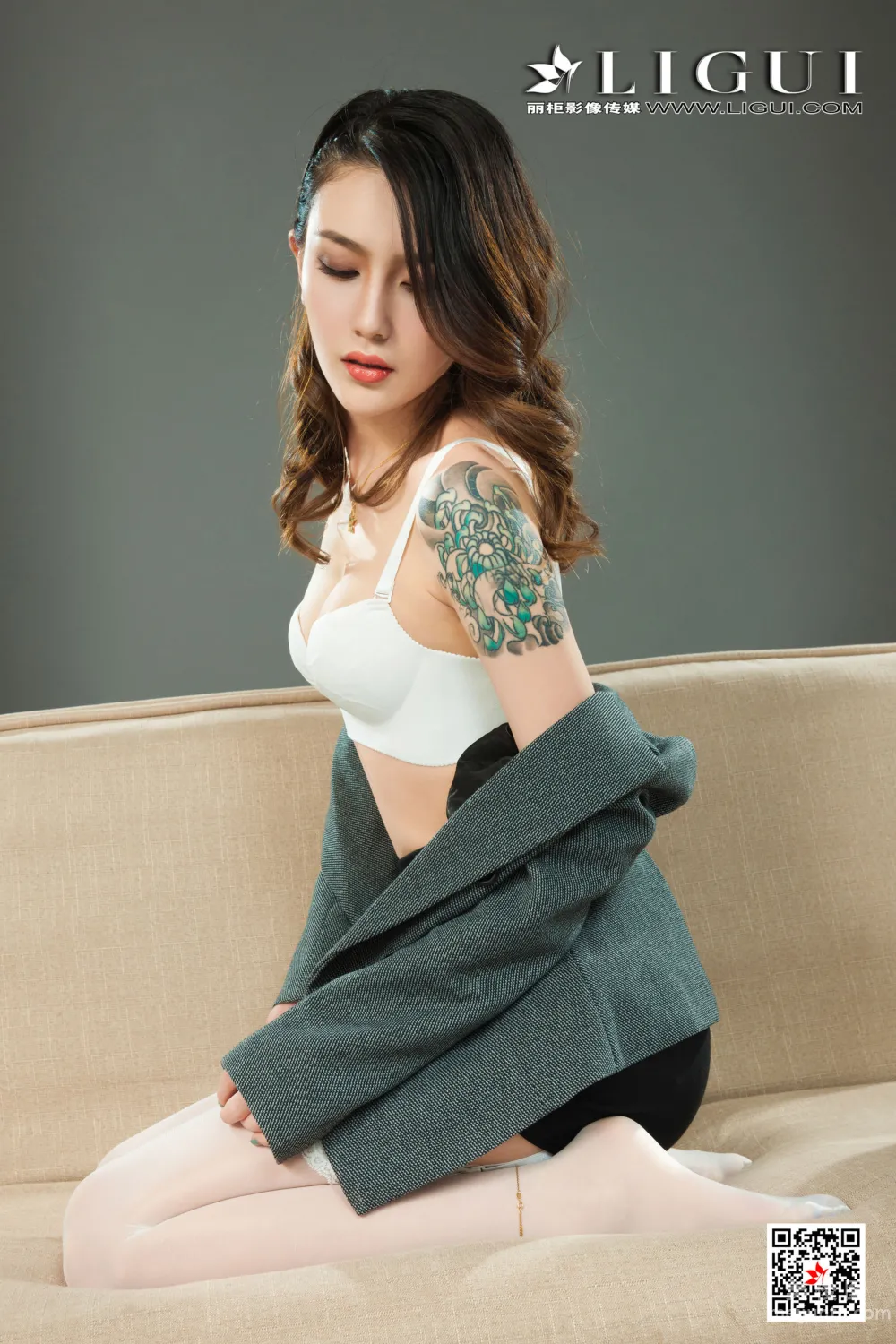 [麗櫃Ligui] 2021.10.01 Model 甜甜 絲足美腿套圖 20