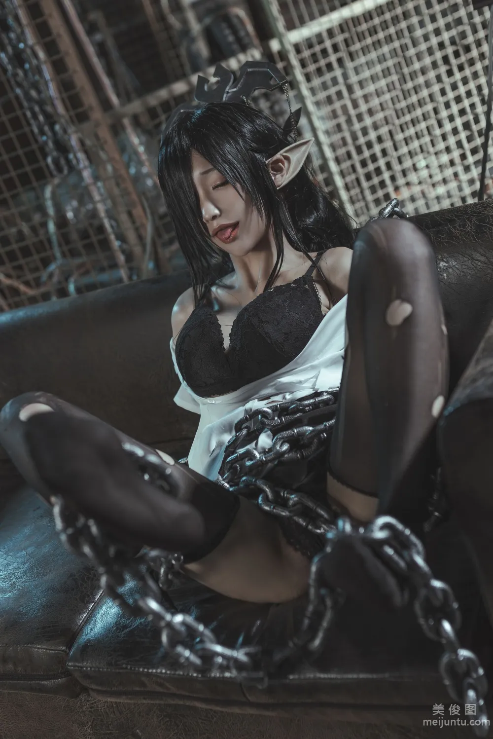 [網紅COSER寫真] 蠢沫沫 - 黑獸女王 OL制服 套圖 35