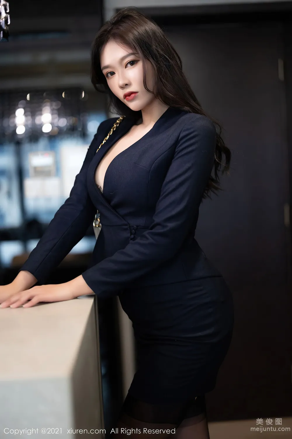 [秀人XiuRen] No.3703 娜比 - 典雅多姿的直爽職業裝 7
