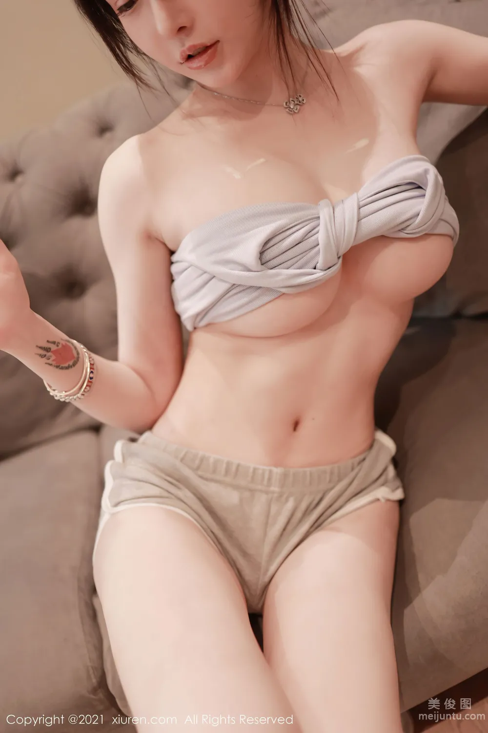 [秀人XiuRen] No.3706 玉兔miki - 出差劇情主題系列 46
