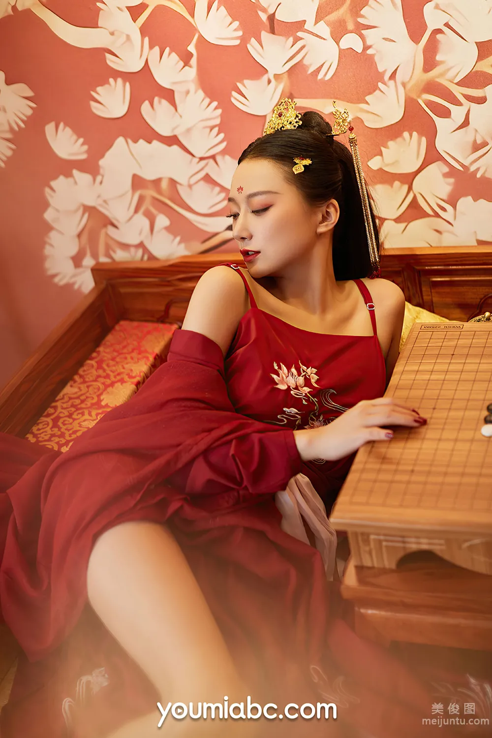 [尤蜜YouMiabc]  何嘉颖 - 盛世红颜7
