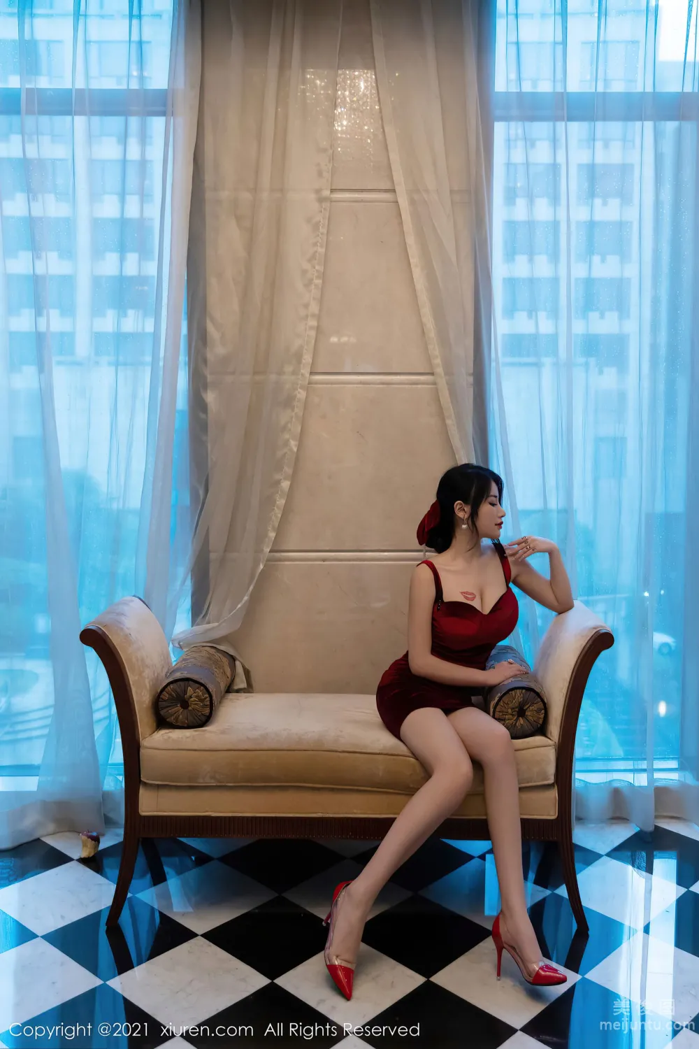 [秀人XiuRen] No.3681 美七Mia - 紅色緊身衣主題系列 8
