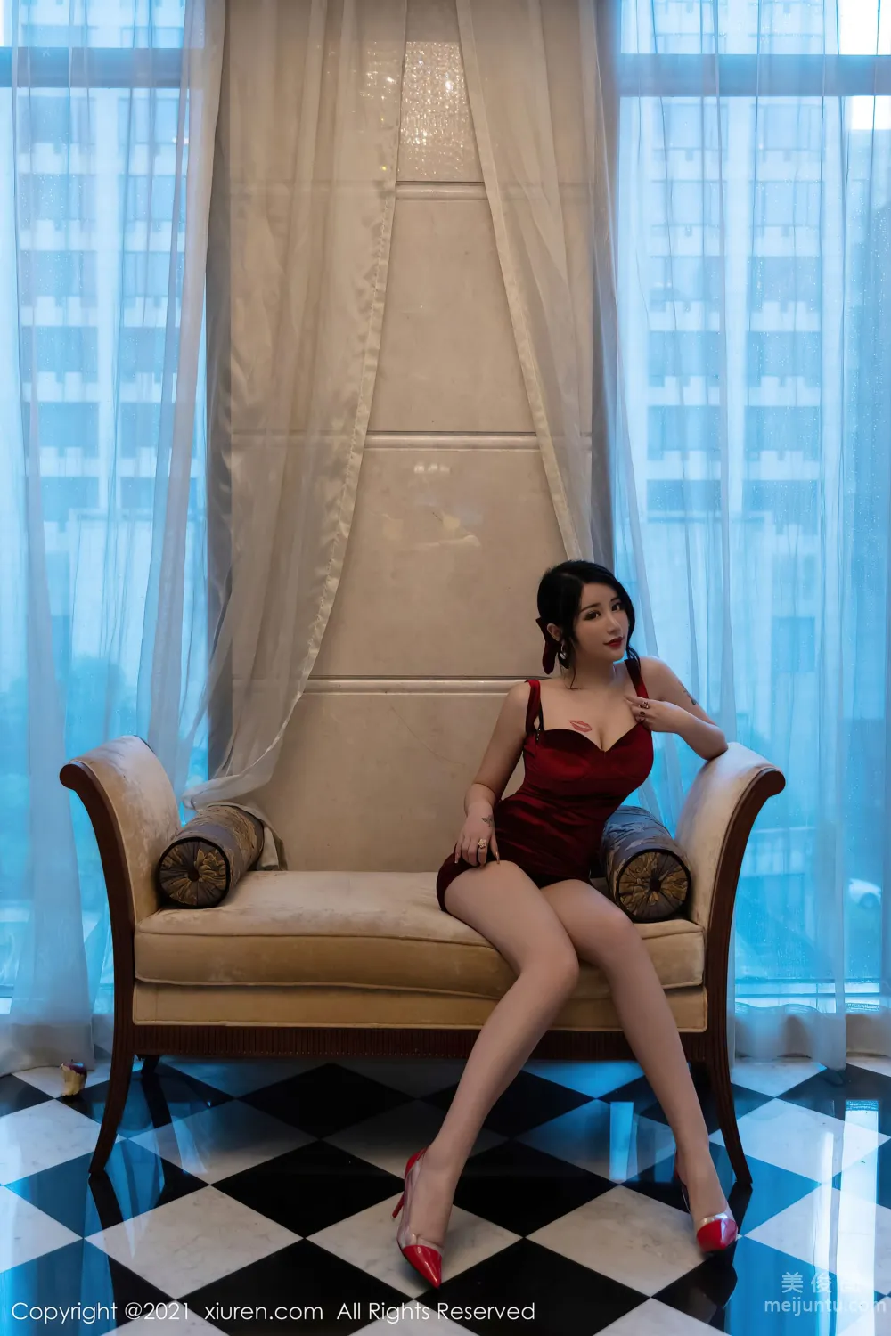 [秀人XiuRen] No.3681 美七Mia - 紅色緊身衣主題系列 10