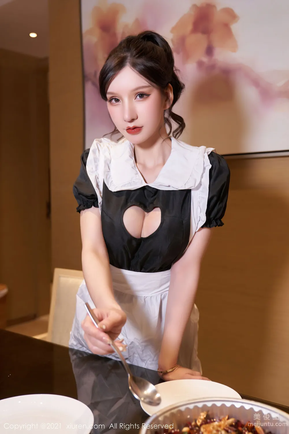 [秀人XiuRen] No.3716 周于希Sandy - 溫柔體貼的廚娘制服系列 2