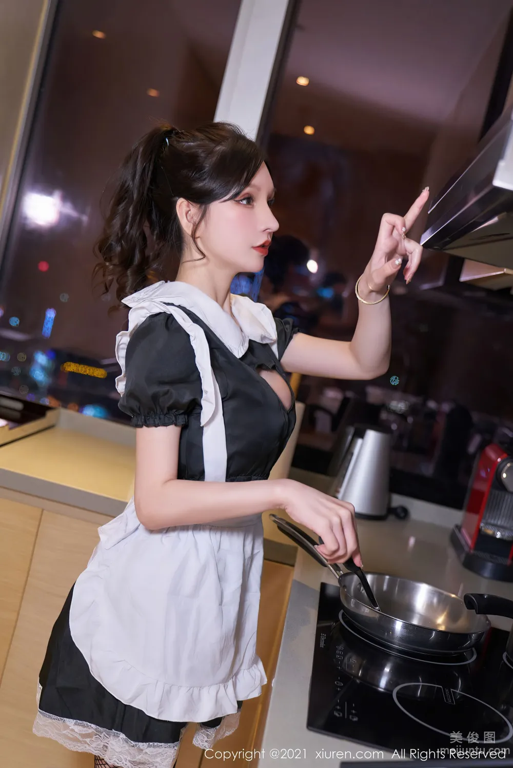 [秀人XiuRen] No.3716 周于希Sandy - 溫柔體貼的廚娘制服系列 11