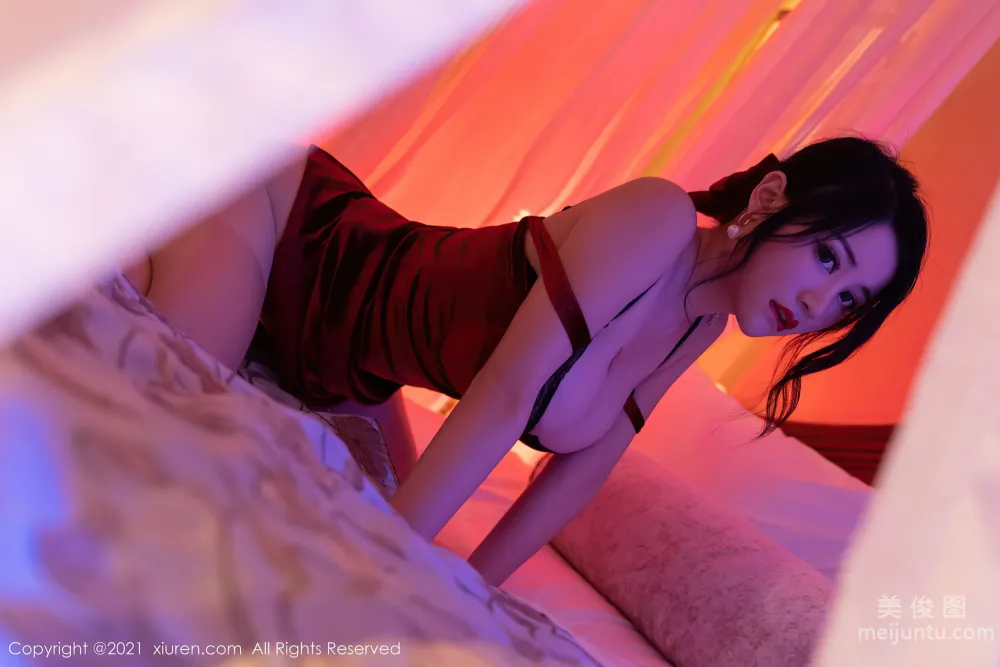 [秀人XiuRen] No.3681 美七Mia - 紅色緊身衣主題系列 32