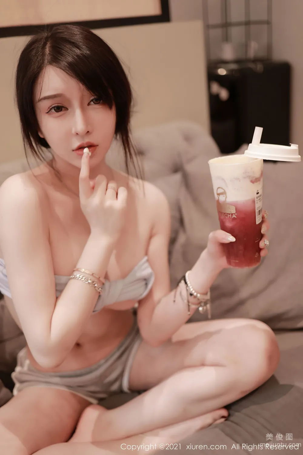[秀人XiuRen] No.3706 玉兔miki - 出差劇情主題系列 37