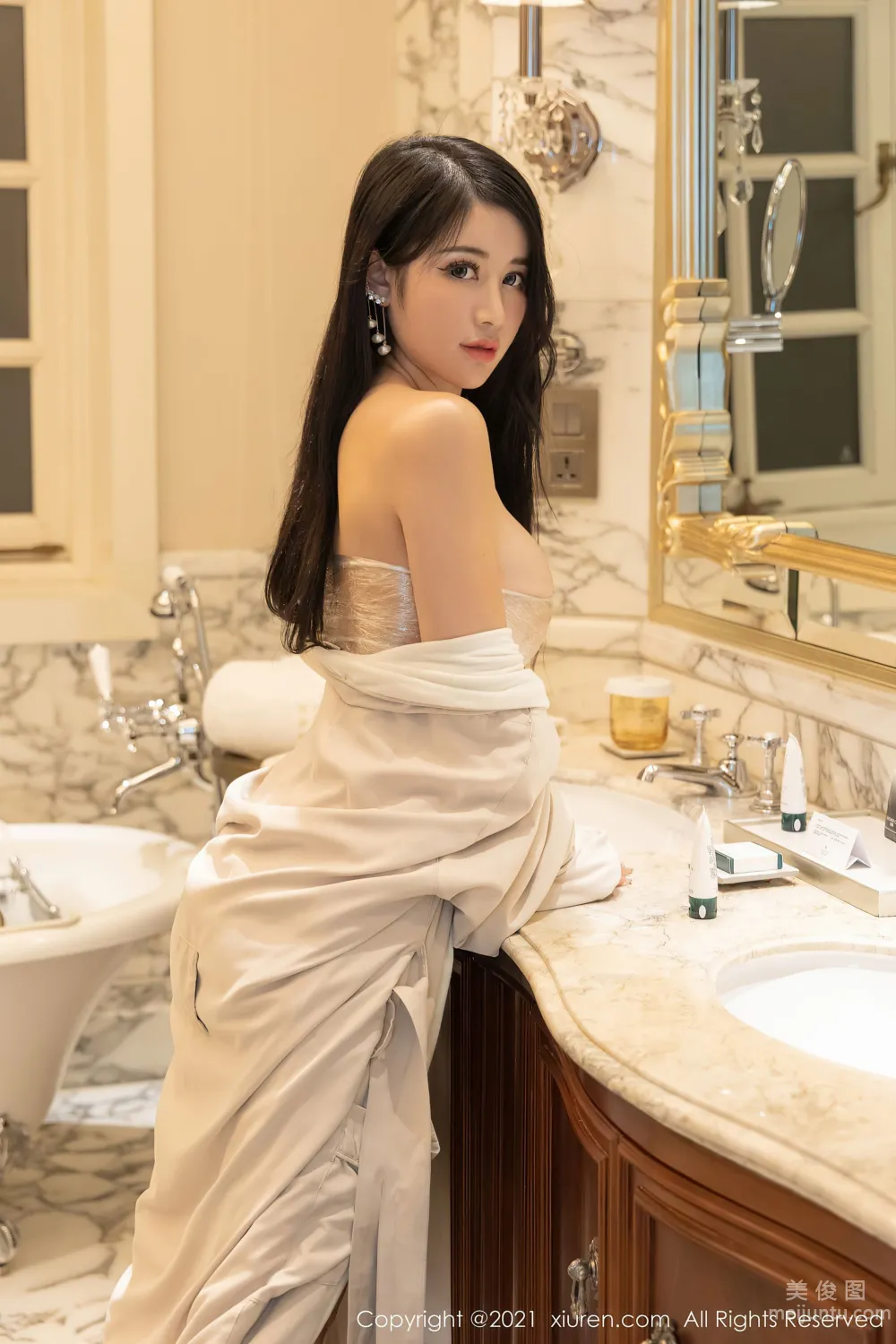 [秀人XiuRen] No.3735 美七Mia - 浴室保鮮膜主題系列 23