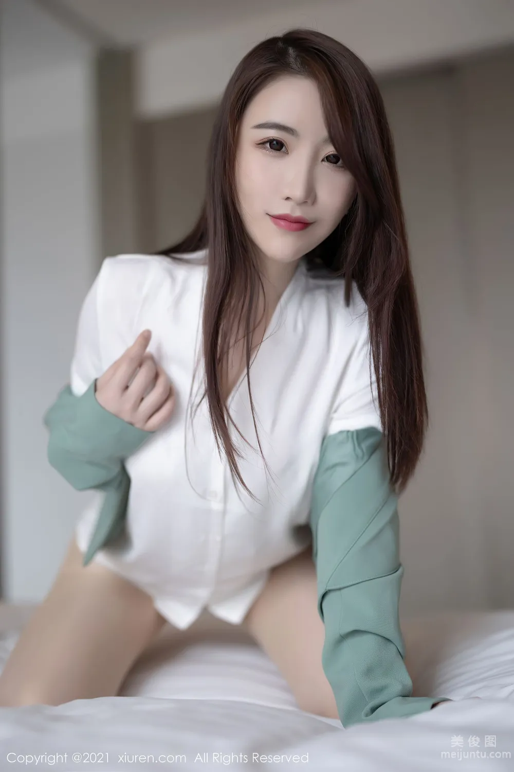 [秀人XiuRen] No.3728 Cherry绯月櫻 - 淺綠色的直爽職業裝 45