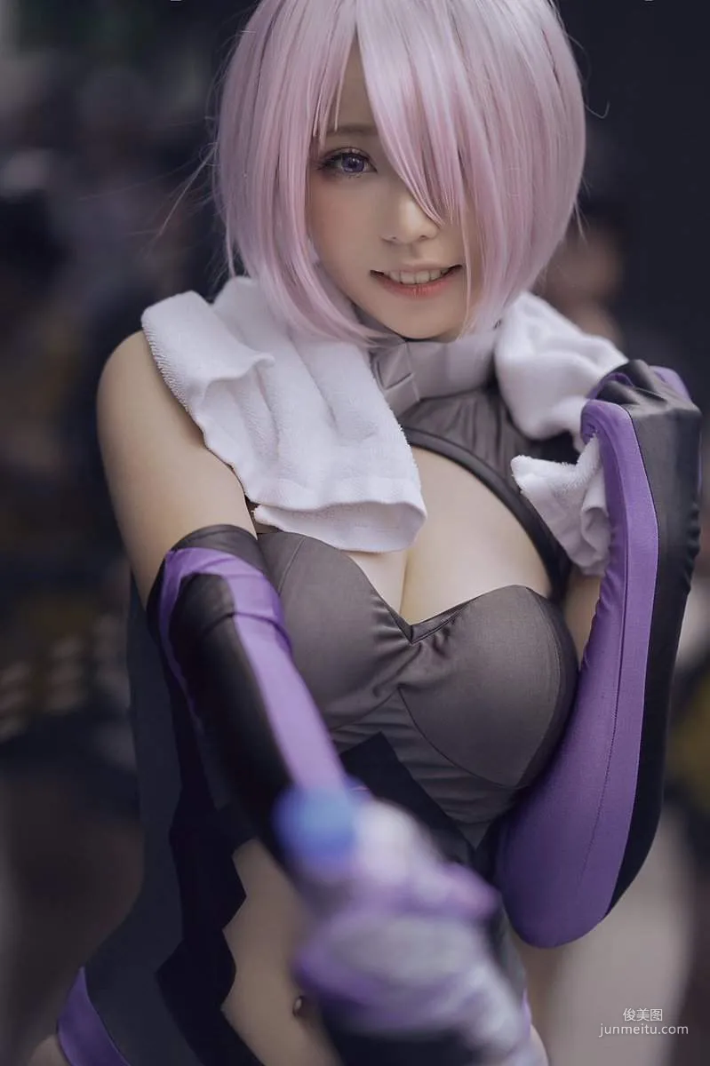 駕馭乳膠衣的超正《Coser 菌烨TAKO》17歲就如此性感炸裂讓人覺得美好 ? - 圖片2