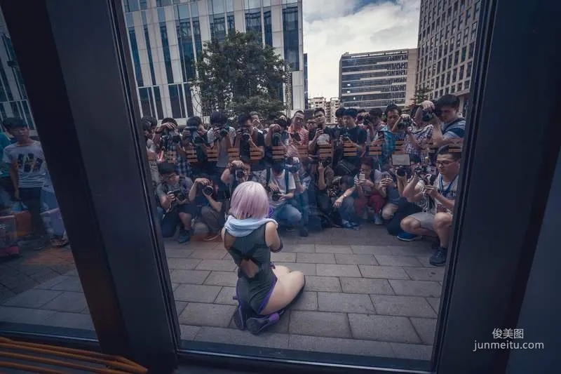駕馭乳膠衣的超正《Coser 菌烨TAKO》17歲就如此性感炸裂讓人覺得美好 ? - 圖片4