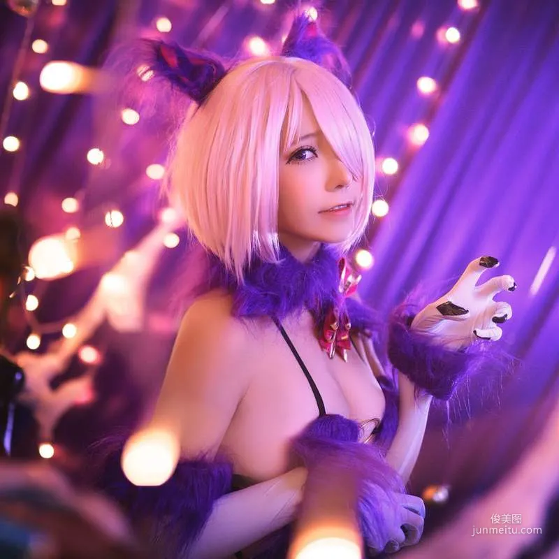 駕馭乳膠衣的超正《Coser 菌烨TAKO》17歲就如此性感炸裂讓人覺得美好 ? - 圖片8