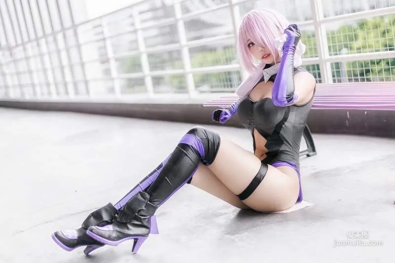 駕馭乳膠衣的超正《Coser 菌烨TAKO》17歲就如此性感炸裂讓人覺得美好 ? - 圖片7
