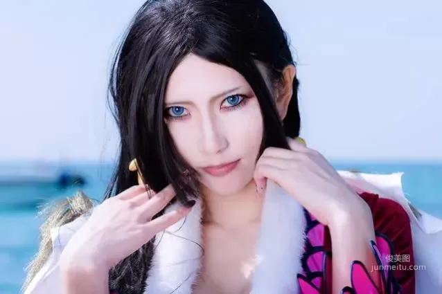 41歲的美人Coser鷹村アオイ 超贊的成熟性感無可比拟