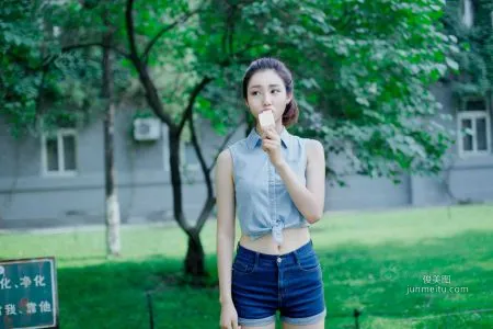 李炫臻成新宅男女神，“雪糕校花”意外走紅