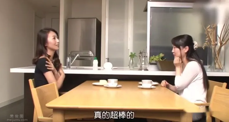 VEC-328：母親的閨蜜青木玲喜歡肌肉男