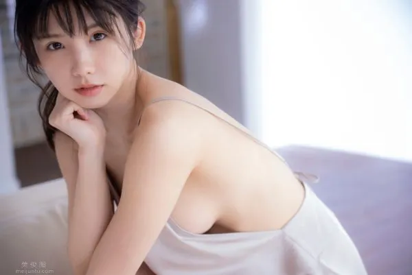 人氣宅男女神《Enako》占滿８月份各家周刊頭版！