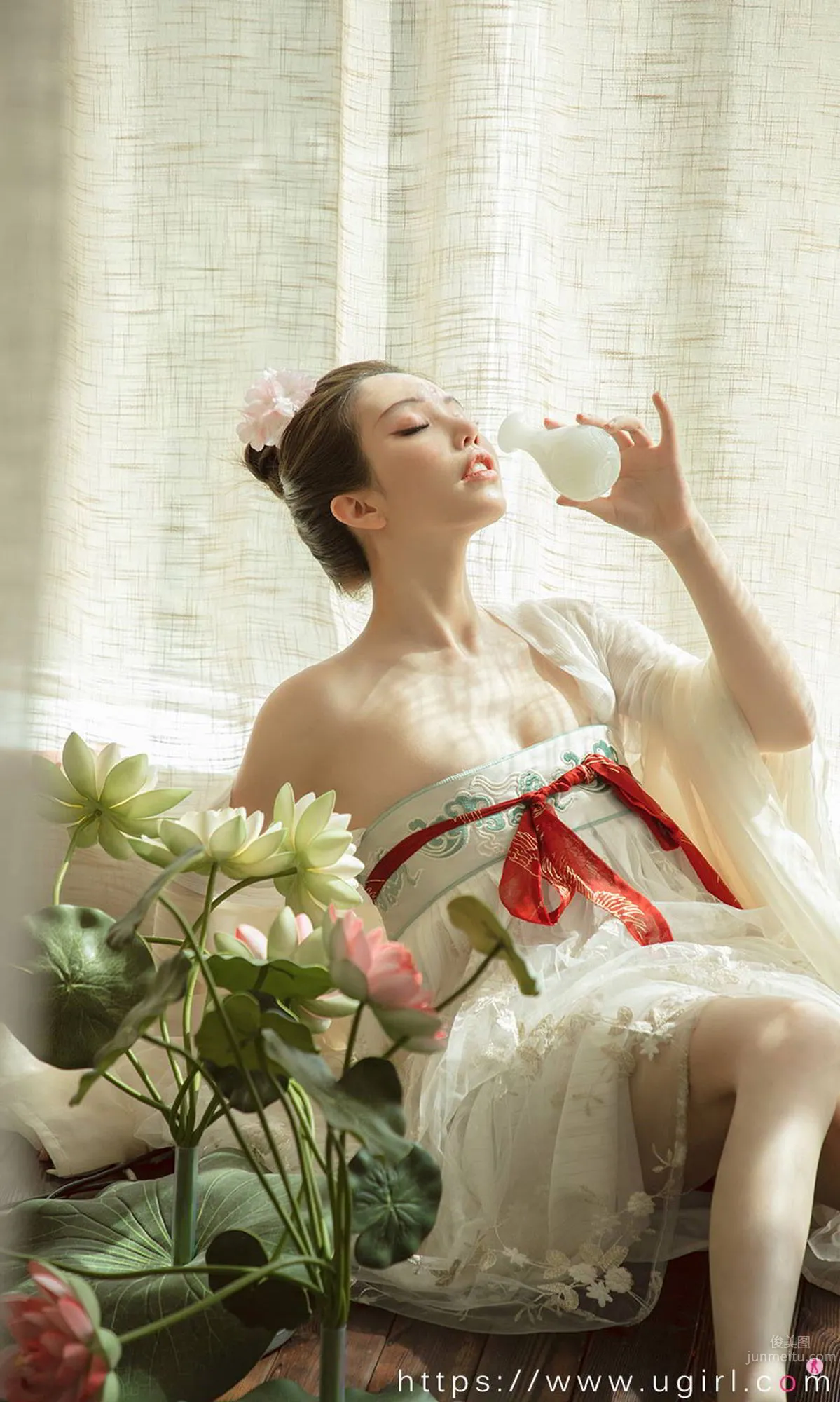 花滿月夜的妮小妖 少女側卧情郎愁多 18