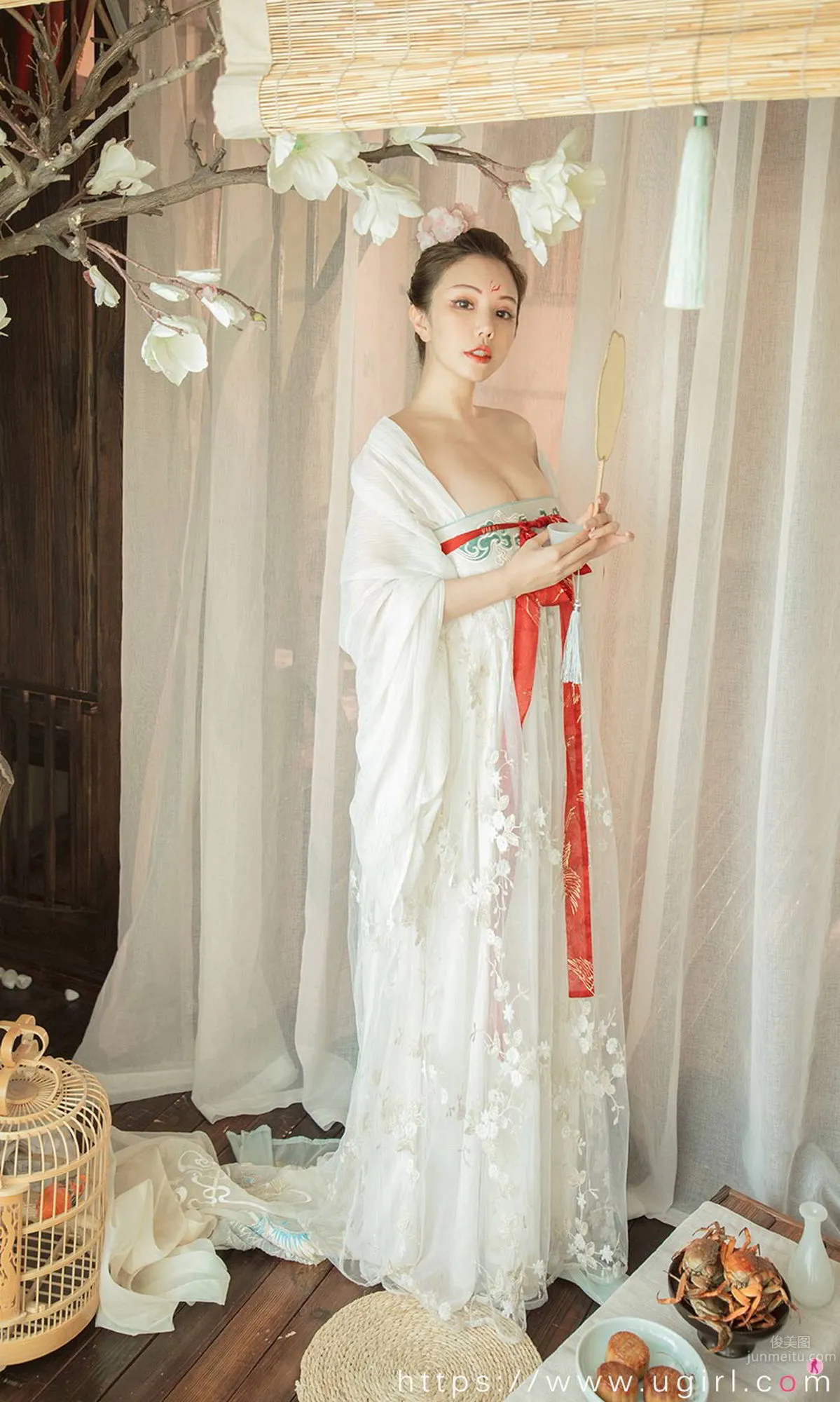 花滿月夜的妮小妖 少女側卧情郎愁多 2