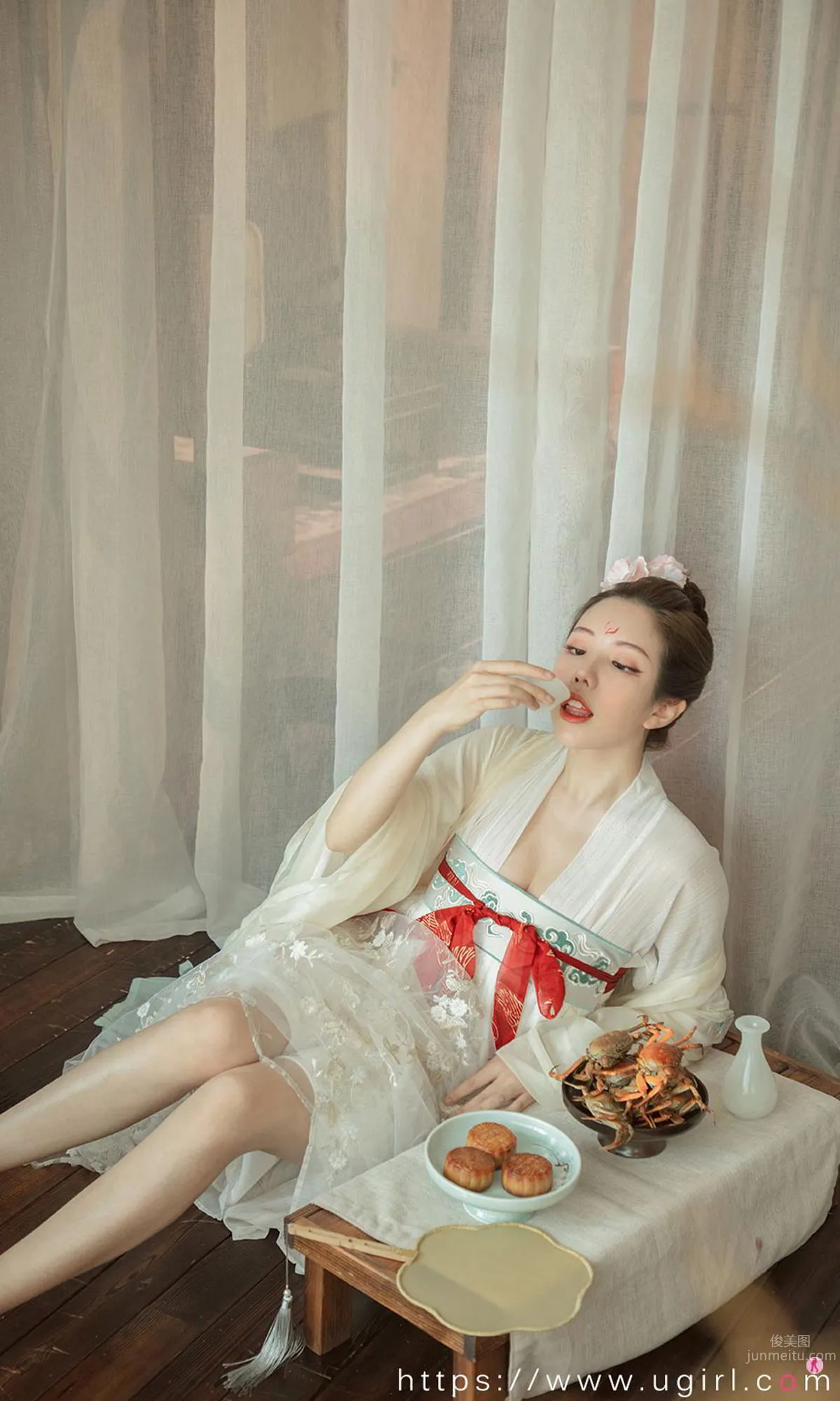 花滿月夜的妮小妖 少女側卧情郎愁多 22