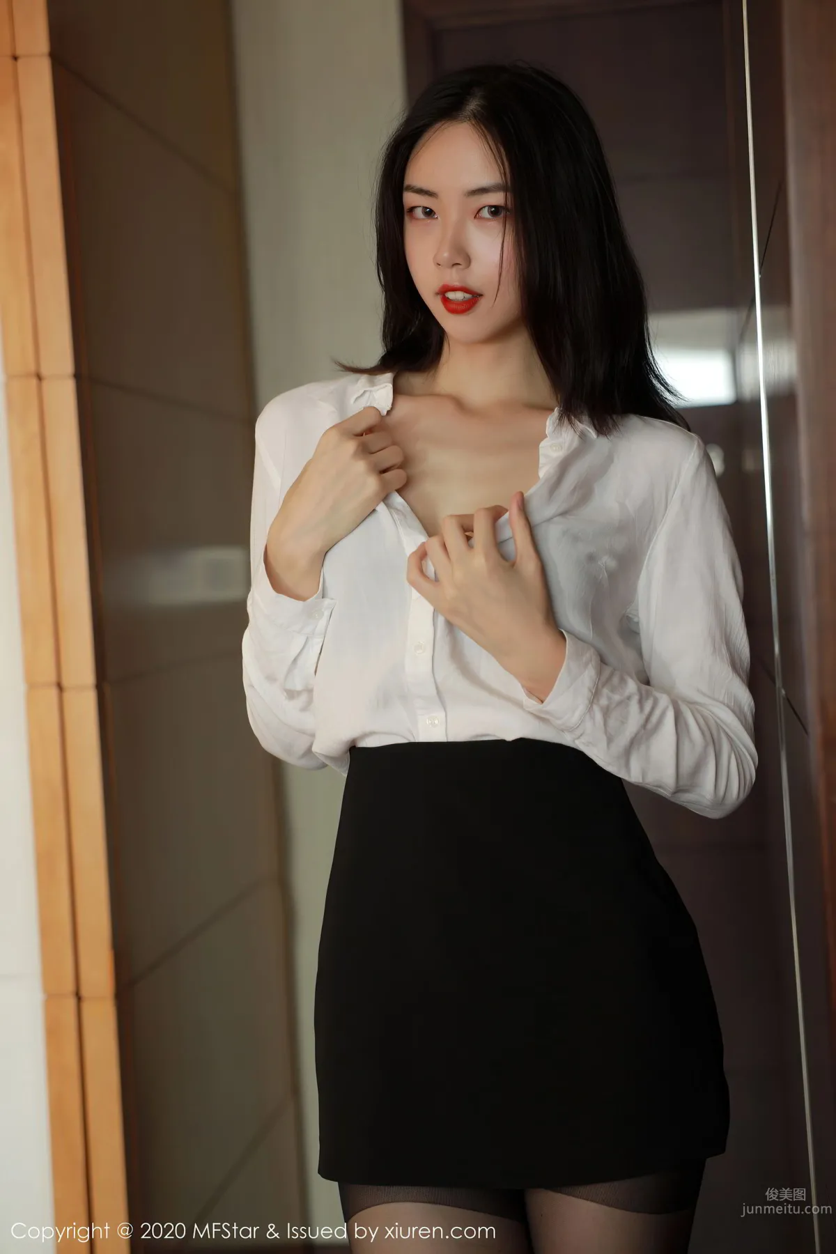 [MFStar 2020.08.19 VOL.371 噜噜妞儿_20
