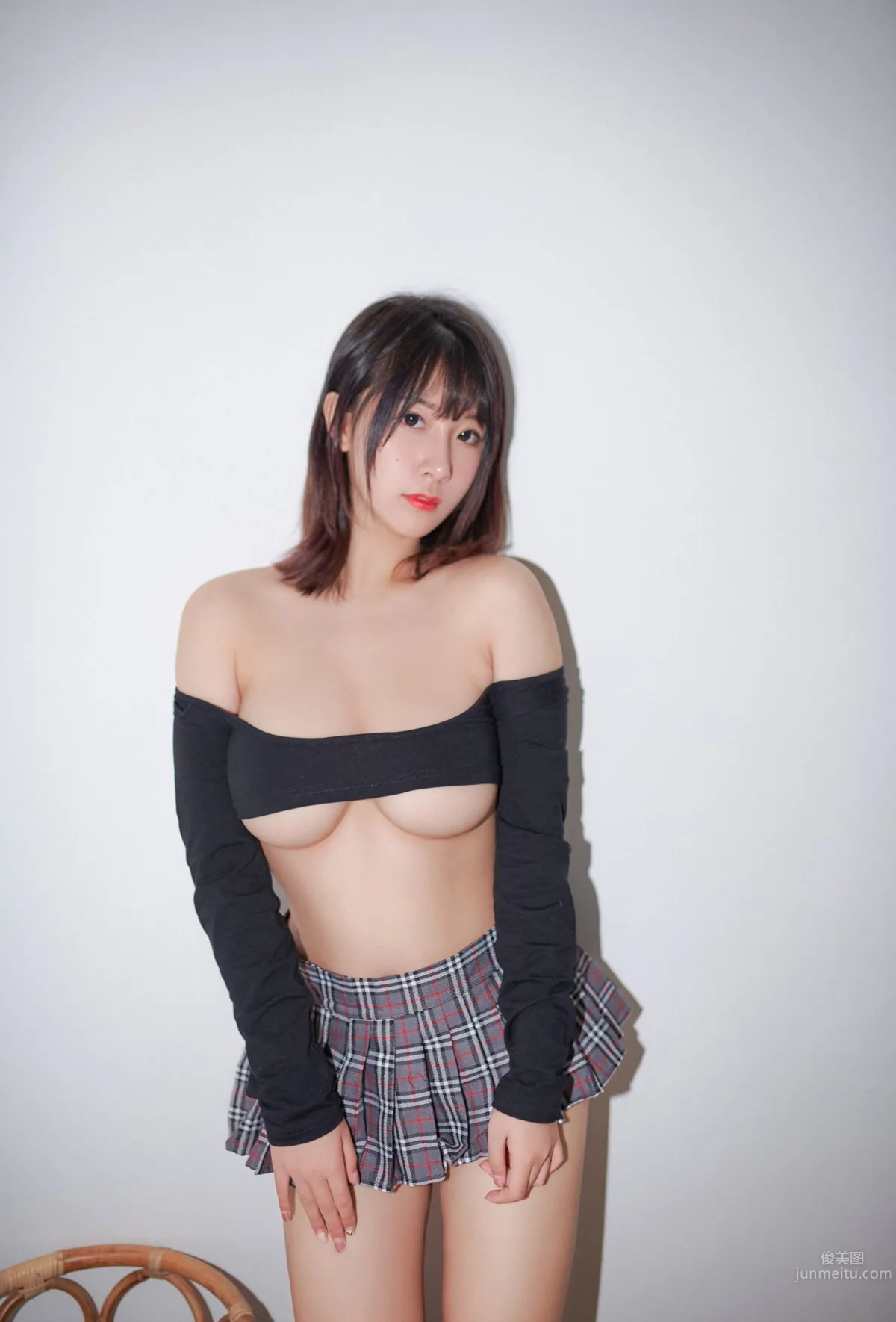 貓九- 熟女風與駝色毛衣 13