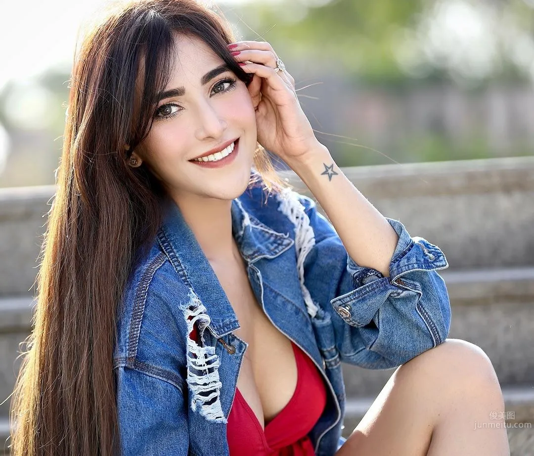 Angela Krislinzki- 印度美女演員 9