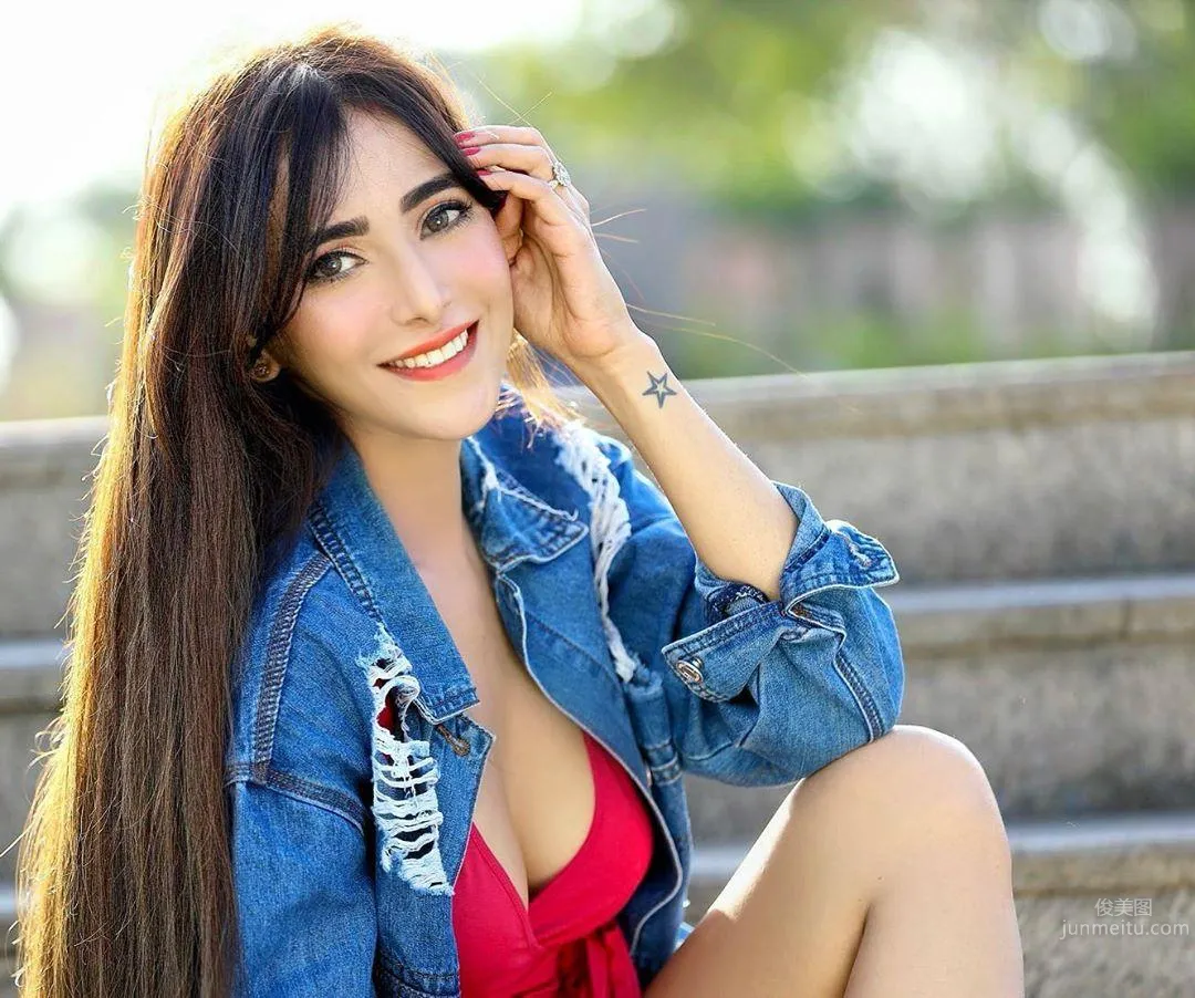 Angela Krislinzki- 印度美女演員 25