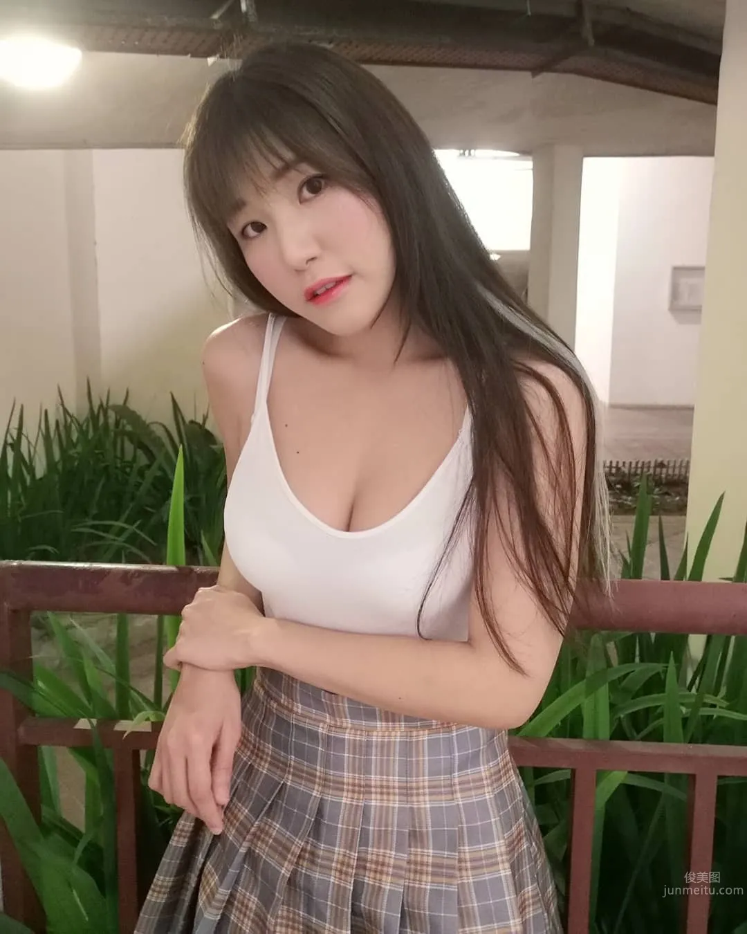 收紅包啦！大馬正妹蕭佩兒挺「黃金奶」來拜年 1