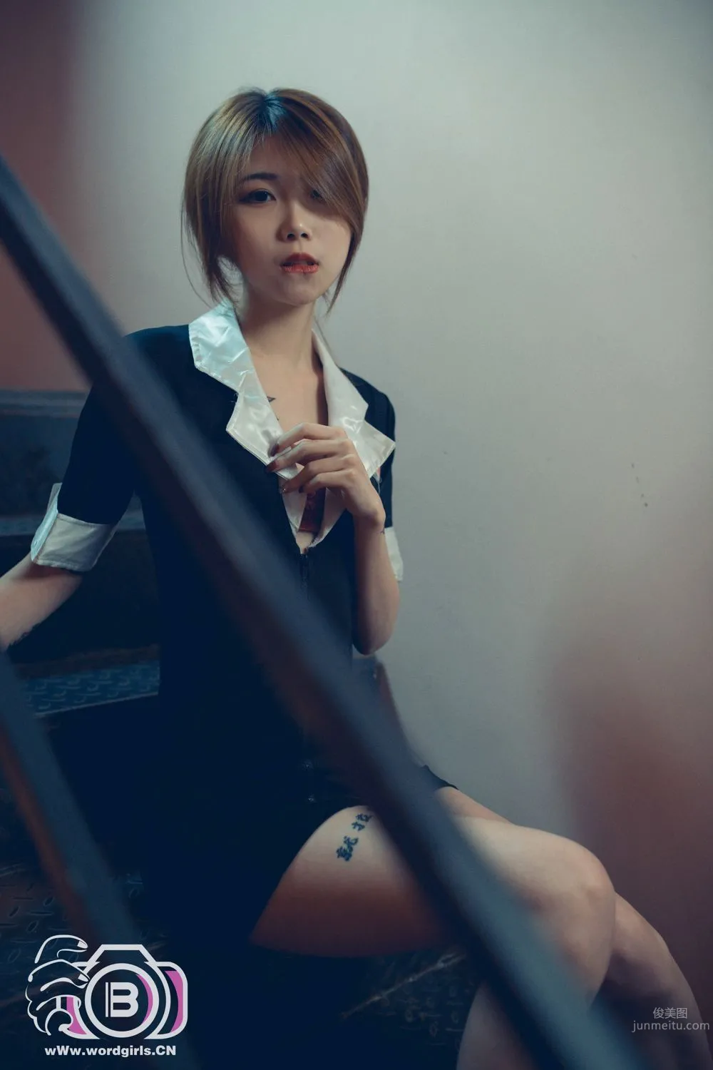 [TouTiao头条女神] 2019-11-22 楼梯间的长腿女秘书 李温柔_5