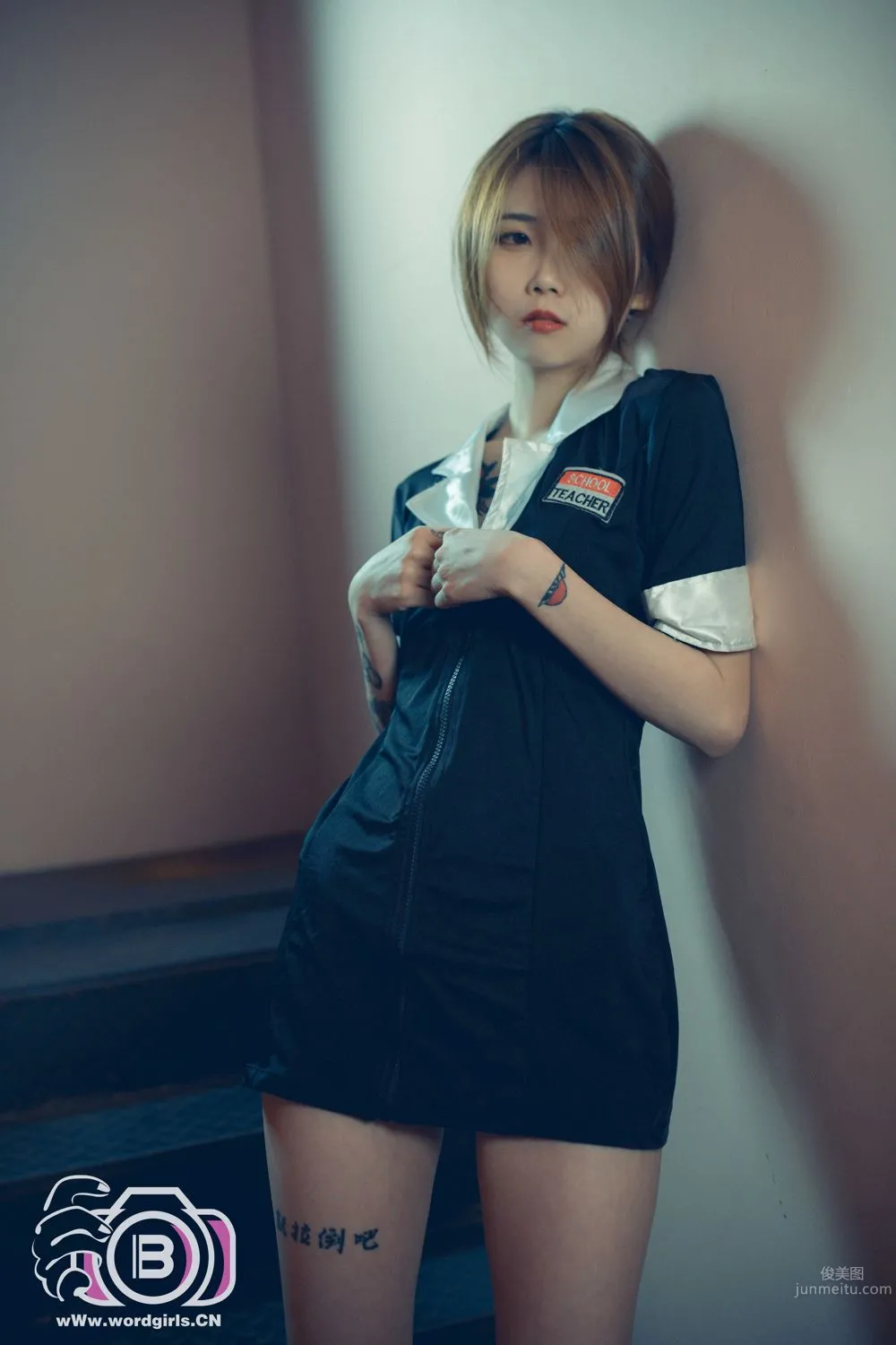 [TouTiao头条女神] 2019-11-22 楼梯间的长腿女秘书 李温柔_15