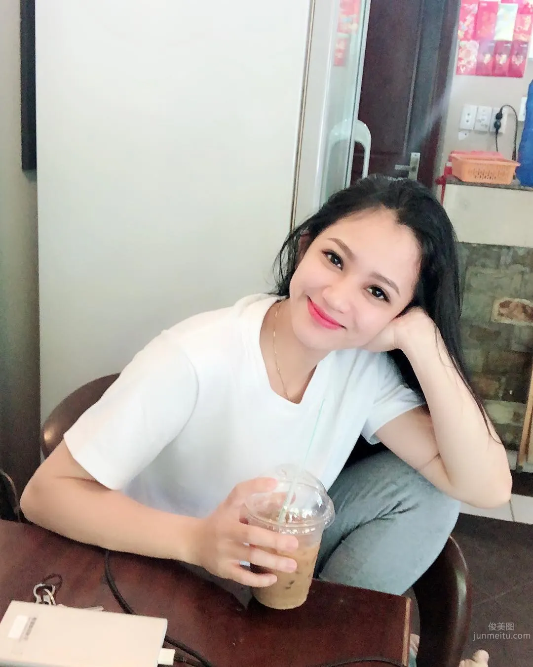 越南健身妹「Hoang Ha」細腰豐臀全靠毅力打造，日常辣又有力！ 4