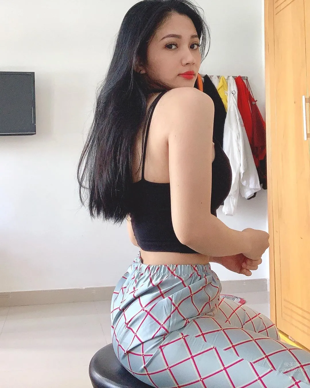 越南健身妹「Hoang Ha」細腰豐臀全靠毅力打造，日常辣又有力！ 19