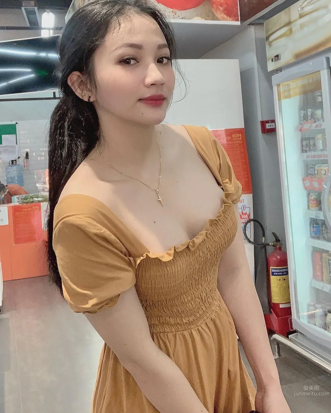 越南健身妹「Hoang Ha」細腰豐臀全靠毅力打造，日常辣又有力！ 25