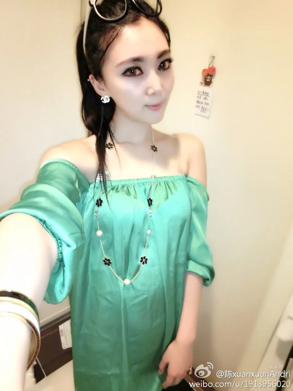 陳xuanxuan-氣質美女博客私房照精選 32