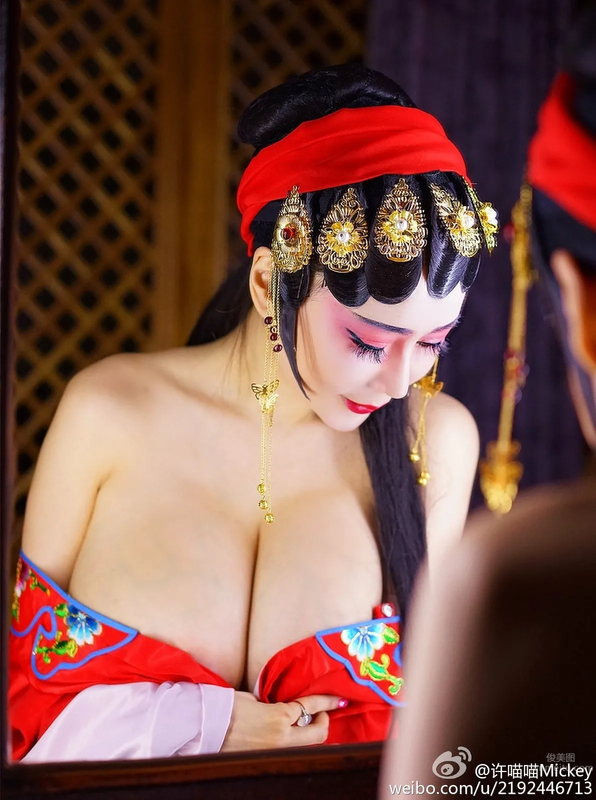 許喵喵Mickey-胸比臉還大的美女私房照 17