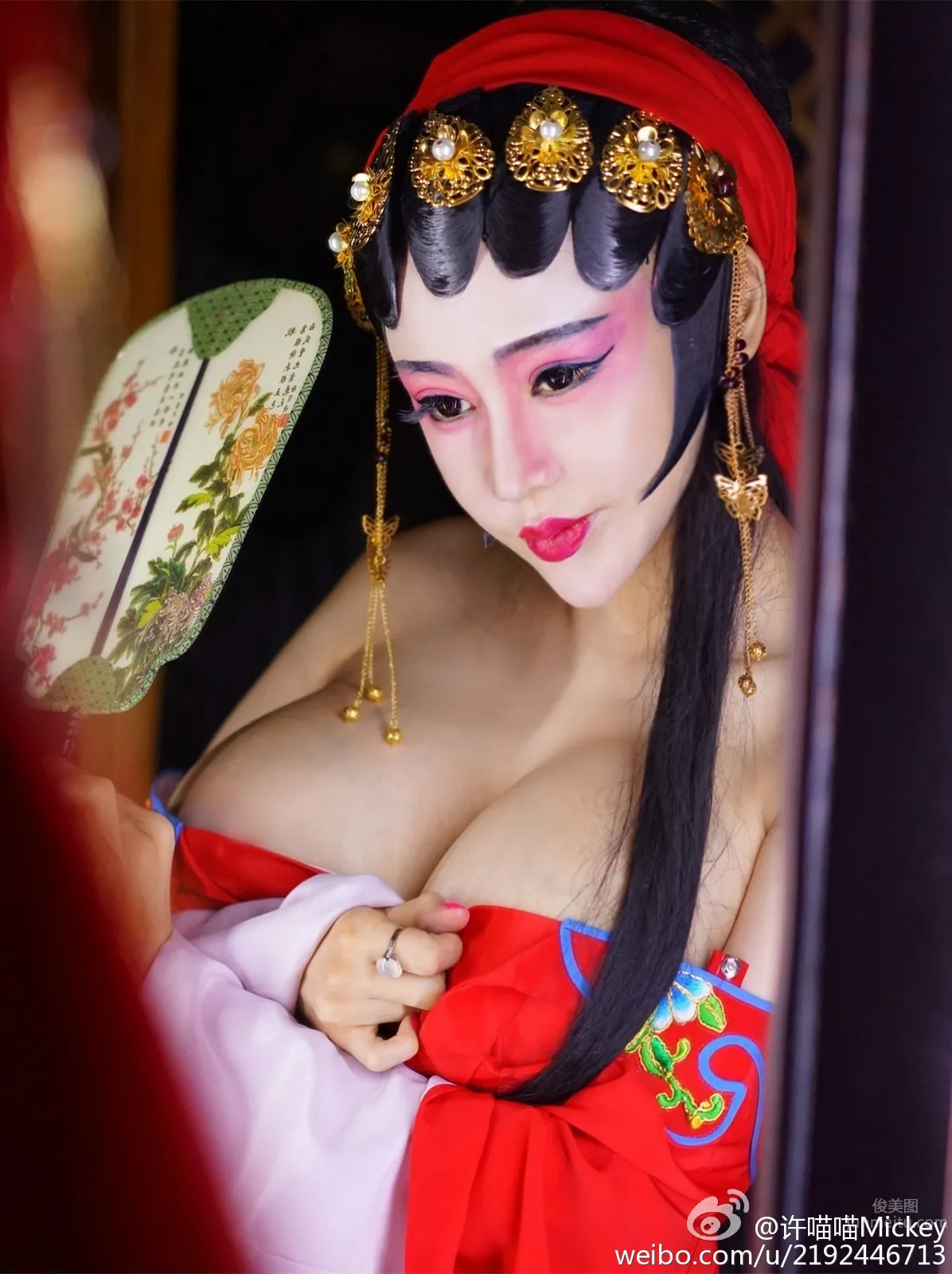 許喵喵Mickey-胸比臉還大的美女私房照 21