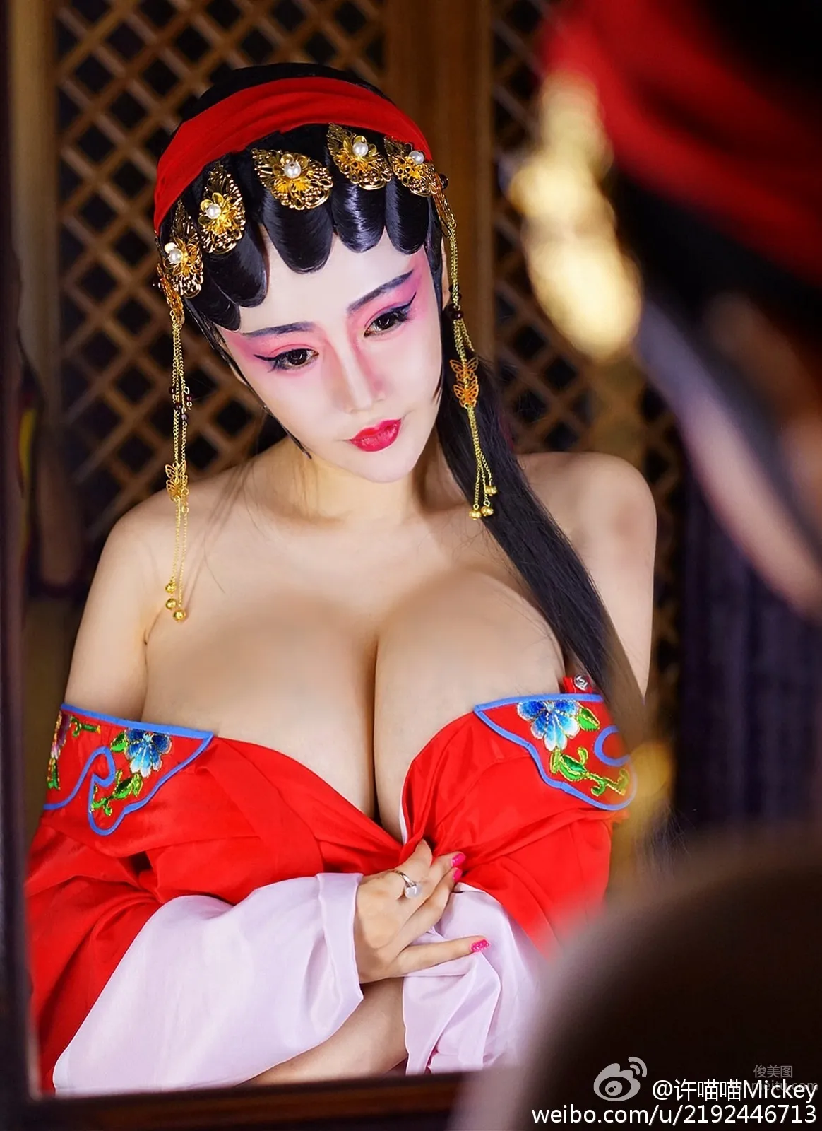 許喵喵Mickey-胸比臉還大的美女私房照 18