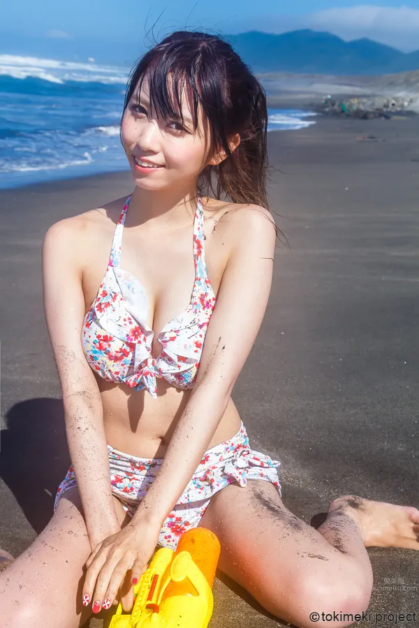 楠ろあ-[甜美天然呆]的制服高校妹 14