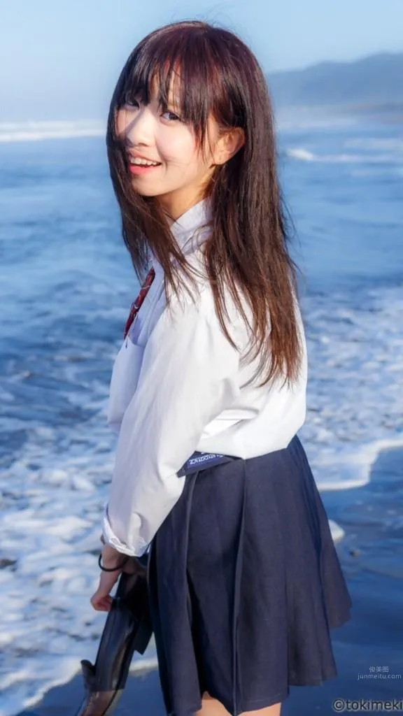 楠ろあ-[甜美天然呆]的制服高校妹 4