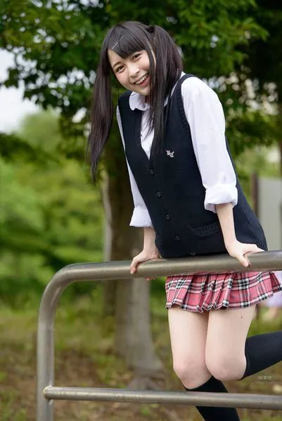 小鮒莉紗-黑發美少女物語 18