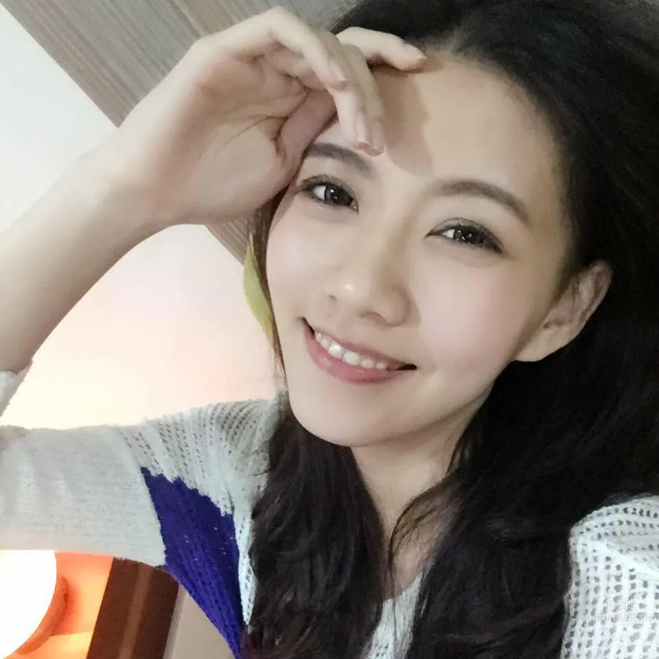 周巧韻-長發飄逸 妩媚朦胧美自拍照 2